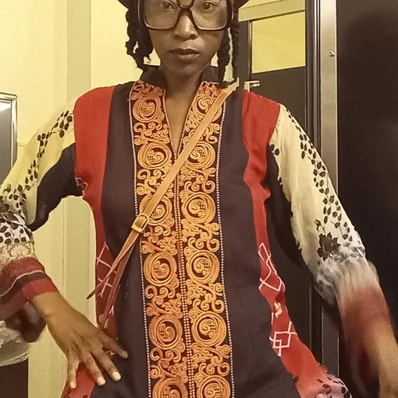 Embroidered Asian Style tunic top - Picture 3 of 8